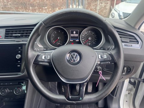 Volkswagen Tiguan SE NAV TSI 14