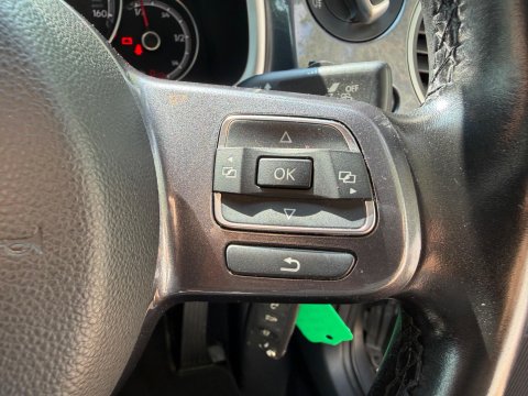 Volkswagen Beetle DESIGN TSI BLUEMOTION TECHNOLOGY DSG 40