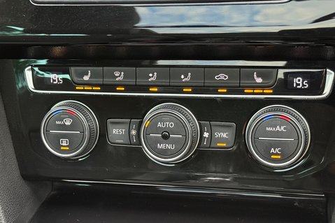 Volkswagen Passat GT TDI BMT ESTATE -£20 ROAD TAX - PAN ROOF -APPLE CARPLAY -DEMO+1 OWNER 42