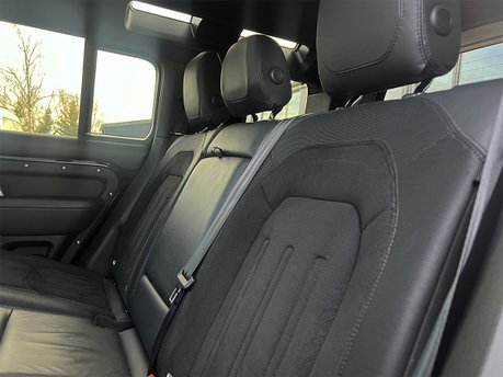 Land Rover Defender V8 72