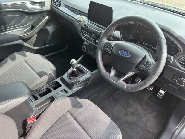 Ford Focus ST-LINE 14