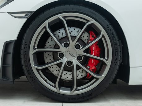 Porsche Cayman GT4 (718) 