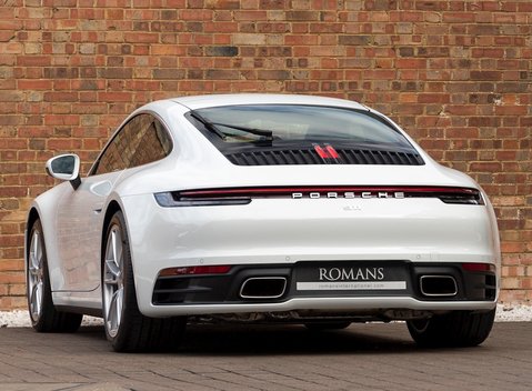 Porsche 911 Carrera (992) 3
