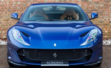 Ferrari 812 Superfast 4