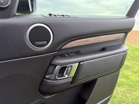 Land Rover Discovery SDV6 HSE 12