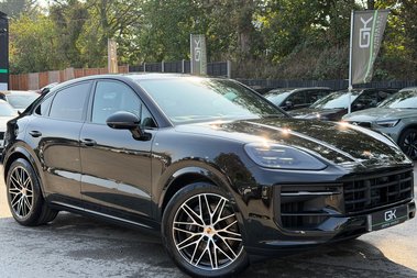 Porsche Cayenne V6 E-HYBRID BLACK EDITION -MATRIX LEDS -360 CAMS -WHITE LEATHER INTERIOR