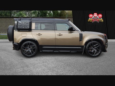 Land Rover Defender X-DYNAMIC HSE MHEV 9