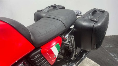 Moto Guzzi V7 750 2009 26K NEW MOT SERVICED 1 OWNER MODERN RETRO BIKE 750CC 34