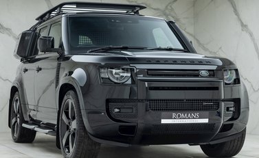 Land Rover Defender 110 D300 Hard Top X-Dynamic HSE 1