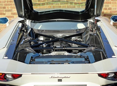 Lamborghini Aventador LP 700-4 29