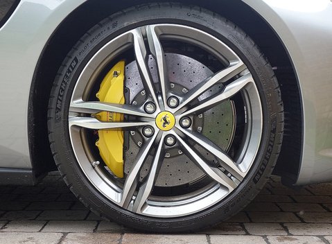 Ferrari GTC4 Lusso 15