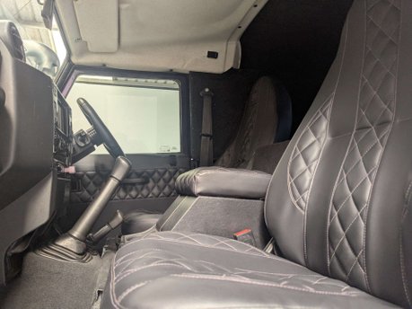 Land Rover Defender 2.2 Defender 90 Hard Top TD 4WD 5dr 39