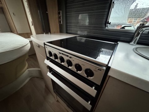 Swift Kon Tiki 669 12