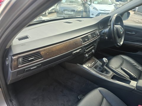 BMW 3 Series 318I EXCLUSIVE EDITION 11