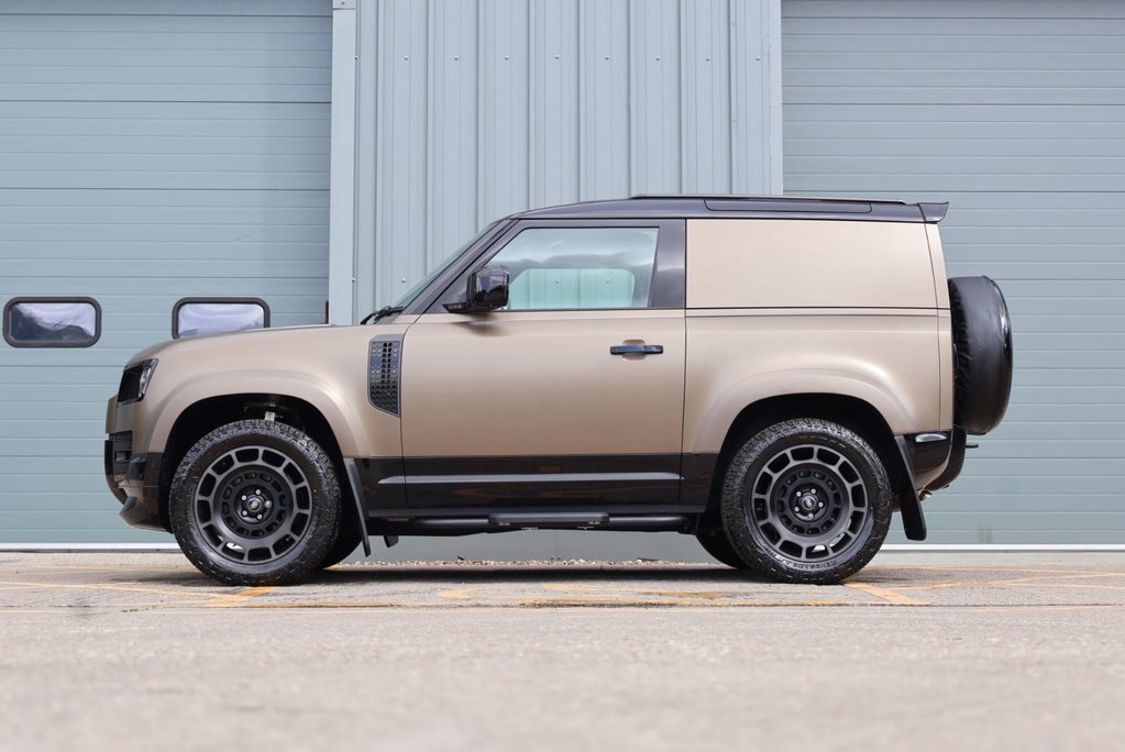 Land Rover Defender 90 DEMO  HARD TOP 350  X-DYNAMIC HSE s 20k spend inc genuine rear seat   5