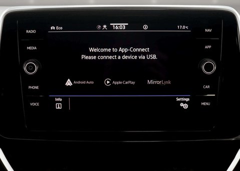 Volkswagen T-Roc 1.5 T-Roc R-Line TSI Semi-Auto 5dr 26