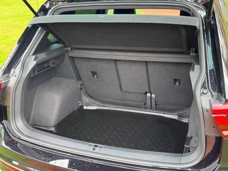 Volkswagen Tiguan 1.5 TSI R-Line Edition DSG Euro 6 (s/s) 5dr 33
