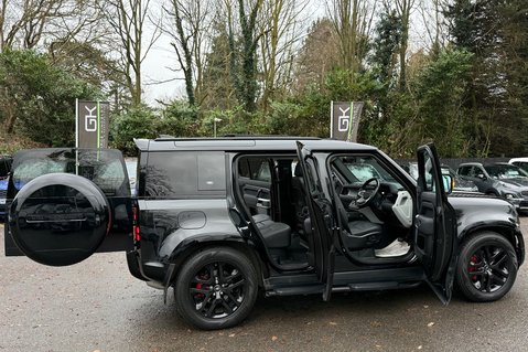 Land Rover Defender 110 110 XS EDITION D250 3.0 LITRE MHEV - BLACK PACK -SIDE STEPS -PAN ROOF  23