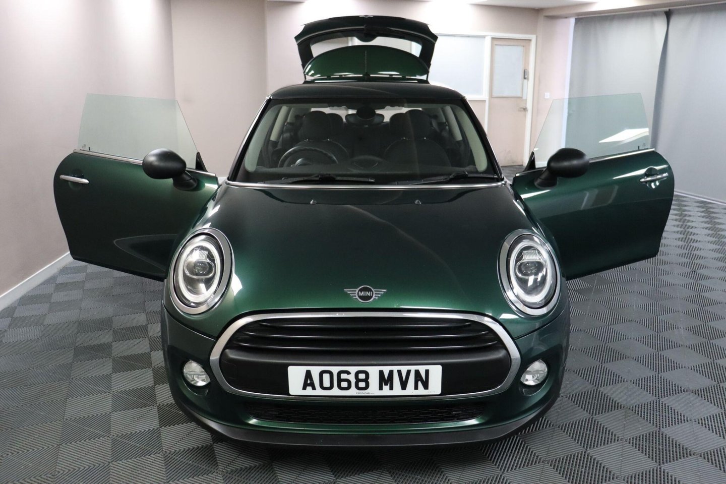 2018 MINI Hatch — image 6