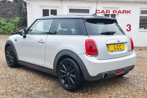 Mini Hatch COOPER.. 6 SERVICES.. ONLY £20 ROAD TAX.. STUNNING EXAMPLE 7