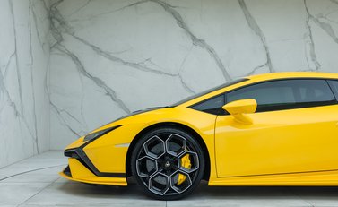 Lamborghini Huracan Tecnica 37