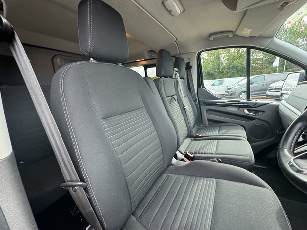 Ford Transit Custom Crew Cab [SOLD MT] AUTO SWB L1H1 Low Roof Limited 320 Air Con Alloys Sensor 18