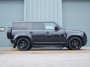Land Rover Defender 110 P525 V8 Urban Edition  8
