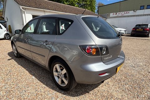 Mazda 3 TS..LOTS OF HISTORY.. 14 SERVICES.. LAST OWNER 11 YEARS.. BLUETOOTH 8