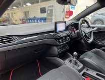Ford Focus 2.3T EcoBoost ST Hatchback 5dr Petrol Manual Euro 6 (s/s) (280 ps) 17