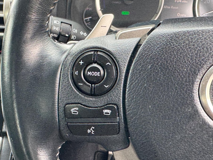 2014 Lexus Is — image 32