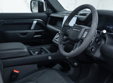 Land Rover Defender 110 V8 CARPATHIAN EDITION Urban 13