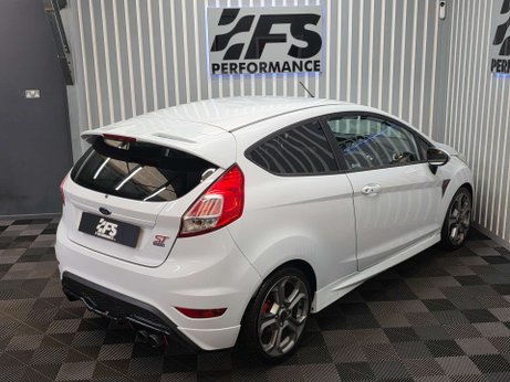 Ford Fiesta 1.6T EcoBoost ST-3 Hatchback 3dr Petrol Manual Euro 6 (182 ps) 32