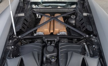 Lamborghini Huracan LP640-4 Performante 25