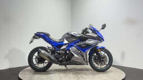 Lexmoto LXR 2020 7K 125CC SPORTS BIKE LEARNER PROJECT BIKE 1