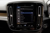 Volvo XC40 B4 R-DESIGN MHEV 26