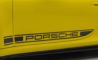 Porsche 911 GT3 TOURING (992) 33