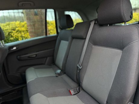 Vauxhall Zafira 1.8 Zafira Design Nav 5dr 16