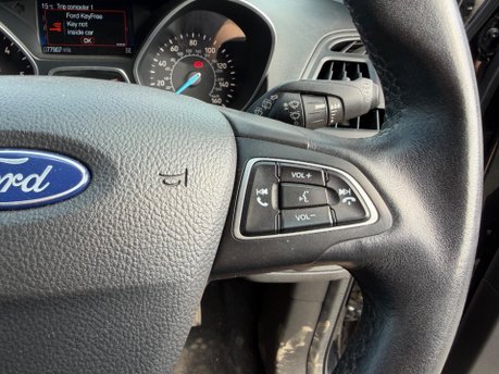 Ford Kuga ZETEC TDCI 11