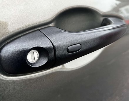 Toyota Hilux 2.8 HI-Luxury Invincible X D-4D 4WD Double Cab Auto 4WD 5dr 68