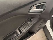 Ford Focus 1.0T EcoBoost Zetec Navigator Euro 5 (s/s) 5dr 19