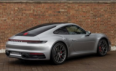 Porsche 911 Carrera 4S (992) 7