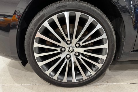 Skoda Superb LAURIN AND KLEMENT V6 DSG 40