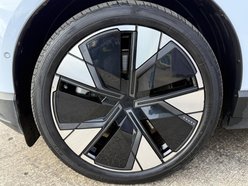 Volvo Ex30 Twin Performance 69kWh Ultra SUV 5dr Electric Auto AWD (428 ps) 17