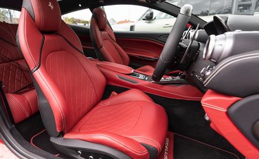 Ferrari GTC4 Lusso T 12