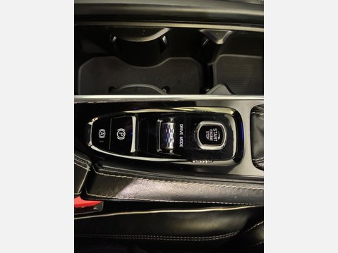 Volvo V90 2.0 D4 R-Design Auto Euro 6 (s/s) 5dr 31