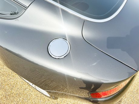 Aston Martin Vanquish V12 S 31