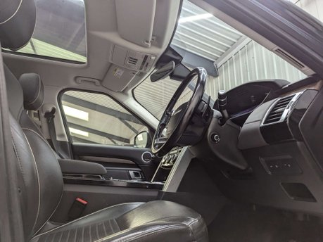 Land Rover Discovery 3.0 Discovery HSE TD6 Auto 4WD 5dr 50