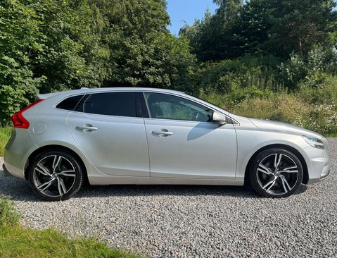 Volvo V40 2.0 V40 R-Design Pro D4 5dr 3