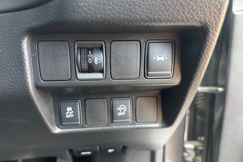 Nissan Qashqai N-CONNECTA DIG-T.. SUNROOF..SERVICES..1 PREVIOUS KEEPER... STUNNING EXAMPLE 18