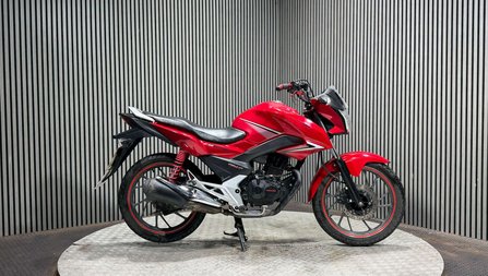 Honda CB GLR 125 2016 17K PROJECT BIKE SPARES OR REPAIR 125CC COMMUTER BIKE
